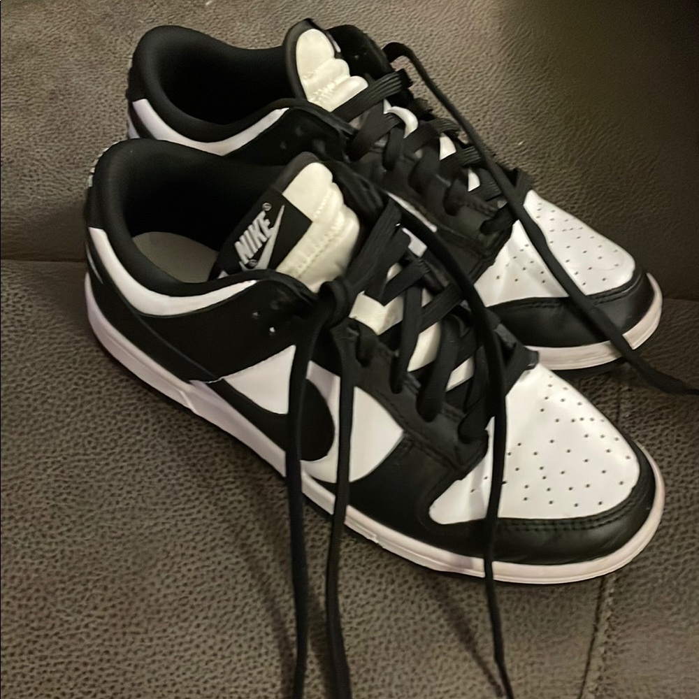 Nike Classic Black and White Low-Tops